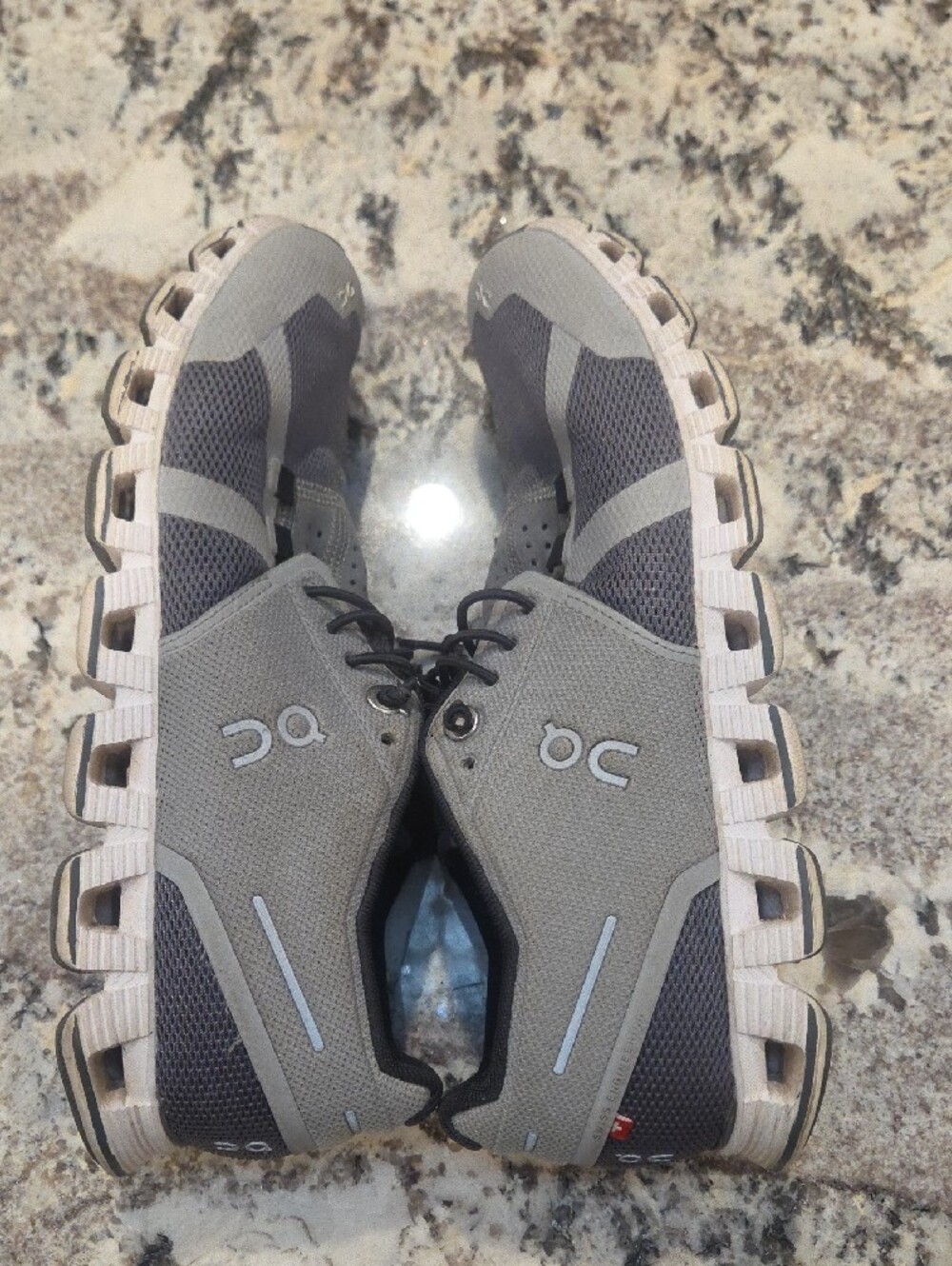 On Running Gray and Black Women 7.5 Cloud-Style Sneakers - Picture 9 of 11